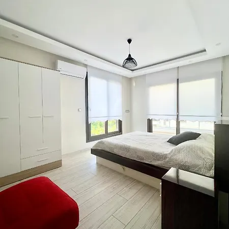 Luxurious With Pool Directly By The Sea *